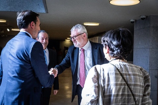 El alcalde saluda al director del Museo del Prado, Miguel Falomir El alcalde saluda al director del Museo del Prado, Miguel Falomir